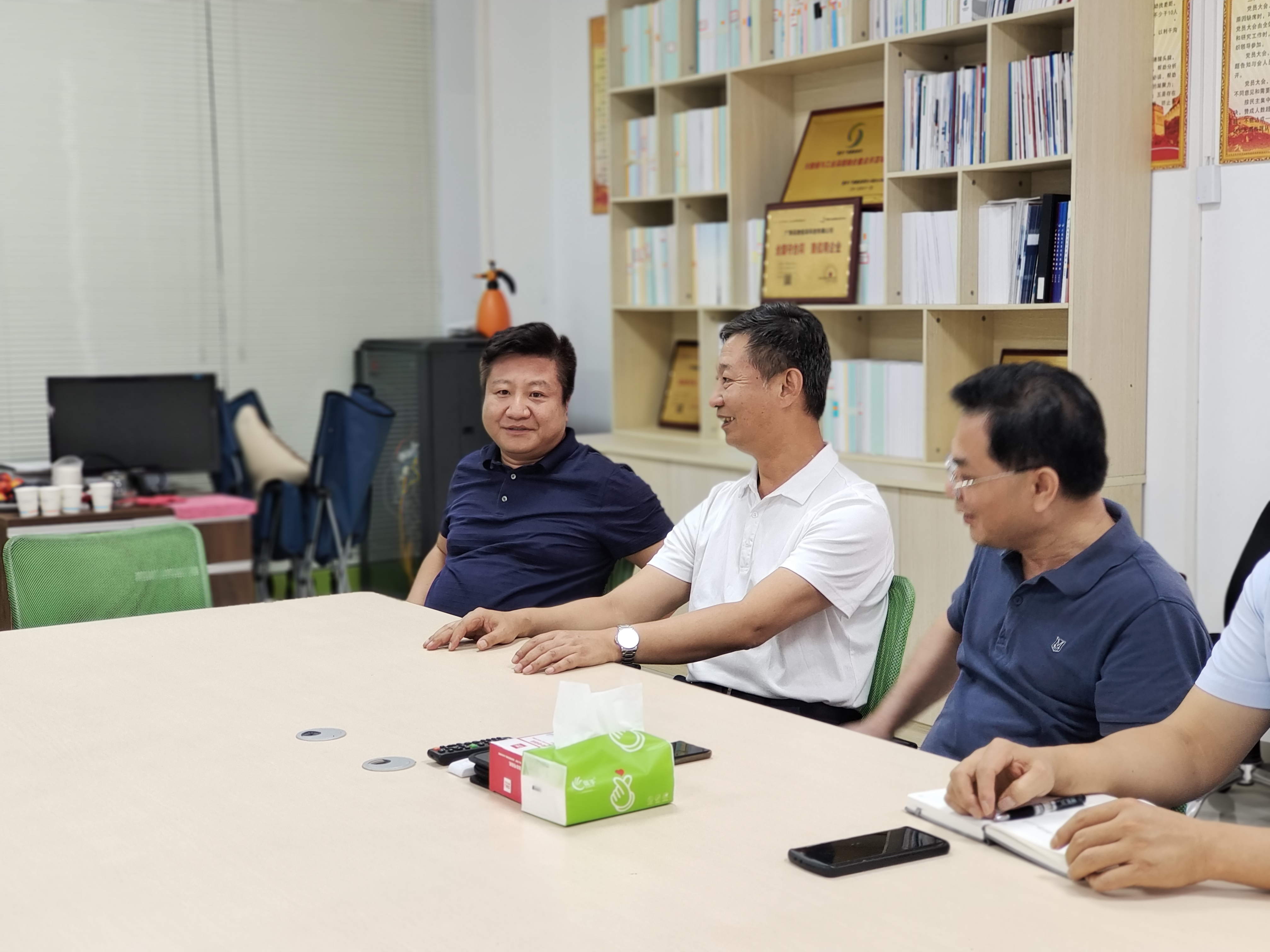 讯驰信科与广西大学计算机与电子信息学院产学研合作基地和就业实习基地揭牌仪式